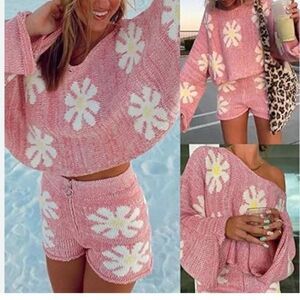 Pink daisy autumn two piece knitted set size Sm/med